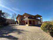 Case e ville in vendita di 540 m² in Via Quarana, 10