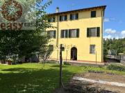 Case e ville in vendita di 540 m² in Via Sant&apos Angelo