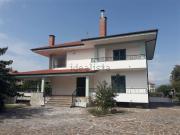 Case e ville in vendita di 550 m²