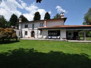 Case e ville in vendita di 550 m² in Via A. Oldrini, 15