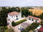 Case e ville in vendita di 550 m² in Via della Sbarra