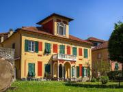Case e ville in vendita di 550 m² in Via Fieschi, 15