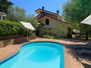 Case e ville in vendita di 550 m² in Via Leonardo Petruzzi