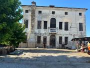 Case e ville in vendita di 550 m² in Via Madonna del...