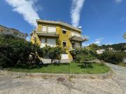 Case e ville in vendita di 550 m² in Via Rive