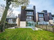 Case e ville in vendita di 550 m² in Viale Penati, 5