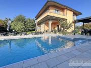 Case e ville in vendita di 555 m² in Via Leonardo da...