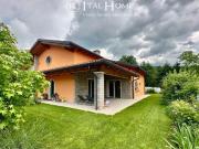 Case e ville in vendita di 560 m² in Via Valpolicella