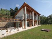 Case e ville in vendita di 561 m² in Via Enzo Tolu