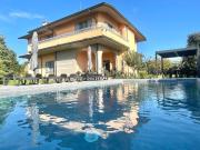 Case e ville in vendita di 562 m² in Via Leonardo da...