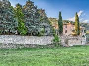 Case e ville in vendita di 567 m² in Via Subasio