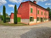 Case e ville in vendita di 573 m² in Via Secchia