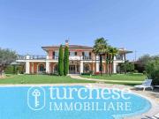 Case e ville in vendita di 583 m²