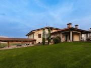 Case e ville in vendita di 583 m² in Via Valpolicella, 47