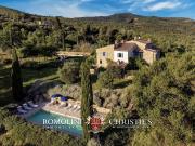 Case e ville in vendita di 585 m²