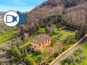 Case e ville in vendita di 585 m² in Via per Corte...