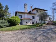 Case e ville in vendita di 590 m² in Via Summaga