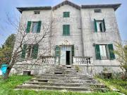 Case e ville in vendita di 600 m² in Via Alla Vittoria