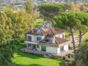 Case e ville in vendita di 600 m² in Via di Colle...