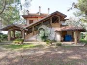 Case e ville in vendita di 604 m²