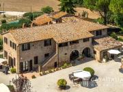 Case e ville in vendita di 611 m² in Via Tiberina, 203