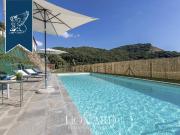 Case e ville in vendita di 632 m²