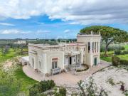 Case e ville in vendita di 635 m² in Via Castel del Monte