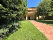 Case e ville in vendita di 640 m² in Viale Francesco...