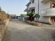 Case e ville in vendita di 646 m² in Via Archimede