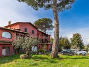 Case e ville in vendita di 650 m² in Via Frascati