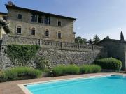 Case e ville in vendita di 660 m² in Via colle san polo, 85