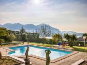 Case e ville in vendita di 690 m² in Via Nuova Intra...