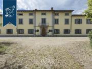 Case e ville in vendita di 7000 m²