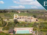 Case e ville in vendita di 700 m² in Via delle Colline, 120