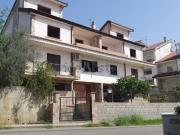 Case e ville in vendita di 700 m² in Via Due Forni