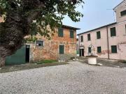 Case e ville in vendita di 700 m² in Via Giovanni XXIII, 151