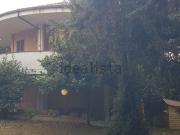 Case e ville in vendita di 700 m² in Via Gradara