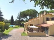 Case e ville in vendita di 700 m² in Via Sersale, 233