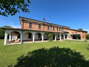 Case e ville in vendita di 718 m² in Via Nugaroni, 9