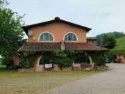 Case e ville in vendita di 735 m² in Frazione Villa, 9