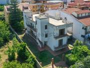 Case e ville in vendita di 745 m² in Via Borghese