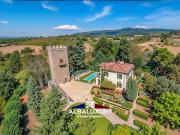 Case e ville in vendita di 750 m² in Via Mattio, 1