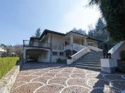Case e ville in vendita di 770 m² in Viale Catone