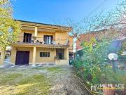 Case e ville in vendita di 771 m² in Via di Fontana...