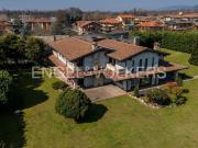 Case e ville in vendita di 775 m² in Via Casolini, 35