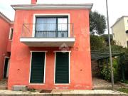 Case e ville in vendita di 77 m² in Via Vela Latina, 13