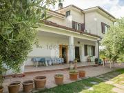 Case e ville in vendita di 800 m²