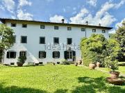 Case e ville in vendita di 800 m² in Via Ludovica