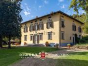 Case e ville in vendita di 810 m²