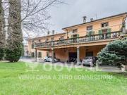 Case e ville in vendita di 820 m² in Via Solarolo, 39